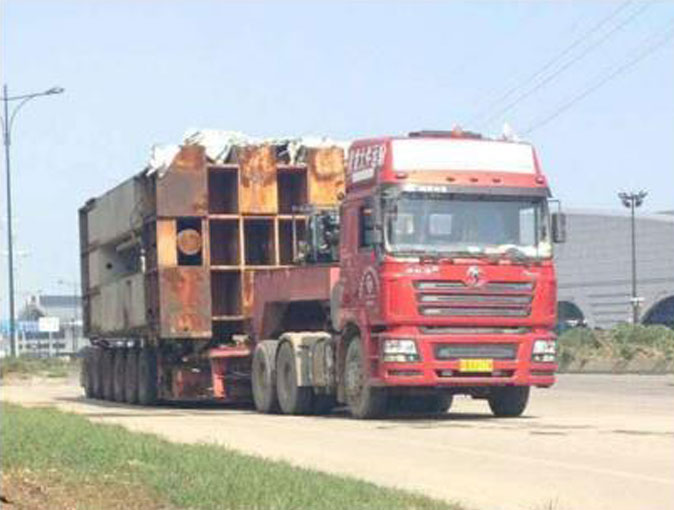 成都博盈車橋廠液壓床